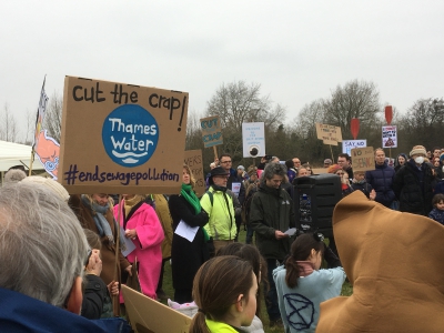 Protest gegen Verunreinigung der Themse